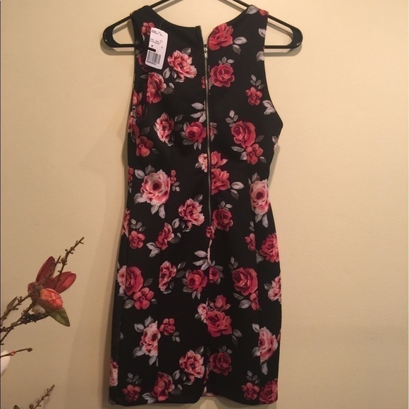 🍀🍀 Forever 21 floral dress - Picture 3 of 3